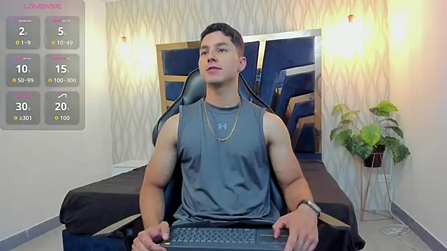 Noah Clarkk online show from April 27, 5:11 pm