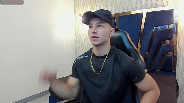 Noah Clarkk online show from May 4, 5:20 pm