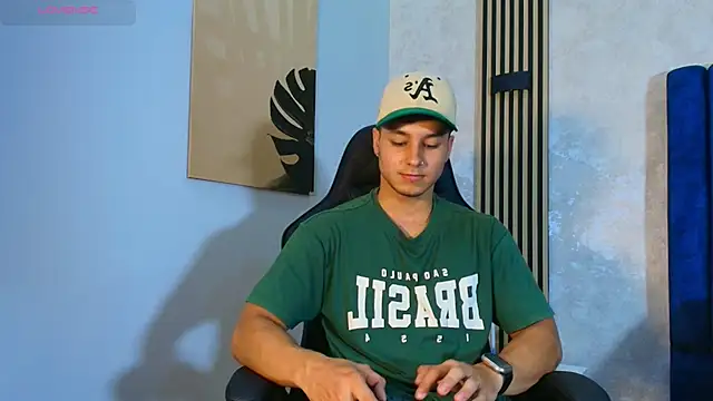 Noah Clarkk online show from May 15, 5:42 pm