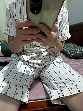 Snapshot of Sweet-Berryy chatting on May 1, 3:05 pm Sweet-Berryy online show from May 1, 3:05 pm