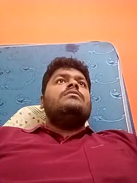 Snapshot of yourwellman chatting on March 17, 3:22 am yourwellman online show from March 17, 3:22 am