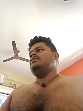 Snapshot of yourwellman chatting on April 7, 7:09 am yourwellman online show from April 7, 7:09 am