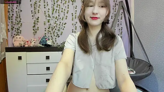 Yoonhee ki online show from May 3, 3:07 pm