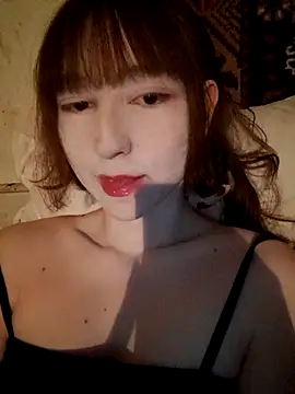 Yoonhee ki online show from May 8, 9:20 pm