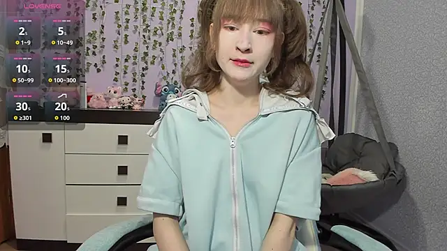 Yoonhee ki online show from May 11, 4:04 pm