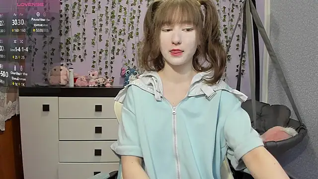 Yoonhee ki online show from May 12, 1:52 pm