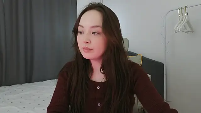 fallin lovee online show from March 25, 1:50 pm