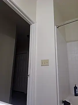 Snapshot of ceedevon13 chatting on February 23, 3:42 pm ceedevon13 online show from February 23, 3:42 pm