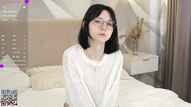 Snapshot of DeliaLoma chatting on March 3, 6:08 am DeliaLoma online show from March 3, 6:08 am