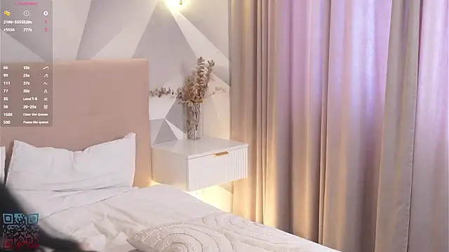 Snapshot of DeliaLoma chatting on March 25, 6:52 am DeliaLoma online show from March 25, 6:52 am