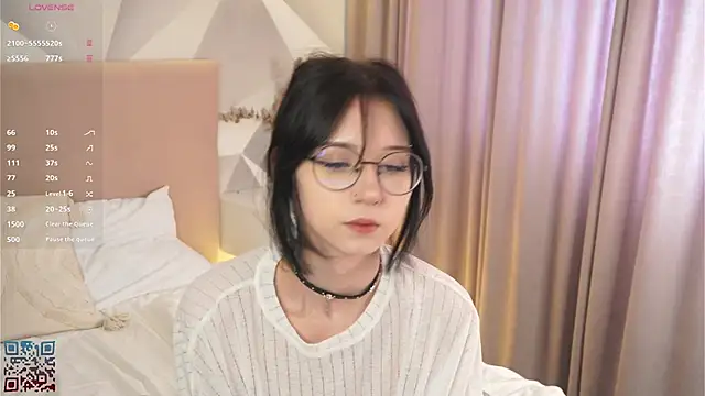 Snapshot of DeliaLoma chatting on March 31, 6:25 am DeliaLoma online show from March 31, 6:25 am