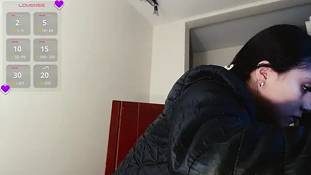 Snapshot of Agatha_Dubois4_ chatting on March 10, 2:27 am Agatha Dubois4 online show from March 10, 2:27 am