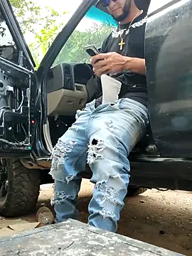 Snapshot of PIGHIGHDIRTY_p0 chatting on February 15, 9:33 pm PIGHIGHDIRTY p0 online show from February 15, 9:33 pm