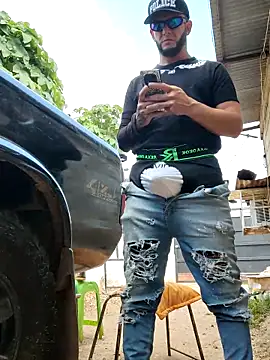 Snapshot of PIGHIGHDIRTY_p0 chatting on March 4, 7:31 pm PIGHIGHDIRTY p0 online show from March 4, 7:31 pm