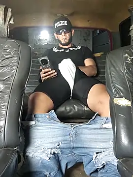 Snapshot of PIGHIGHDIRTY_p0 chatting on March 17, 5:33 am PIGHIGHDIRTY p0 online show from March 17, 5:33 am