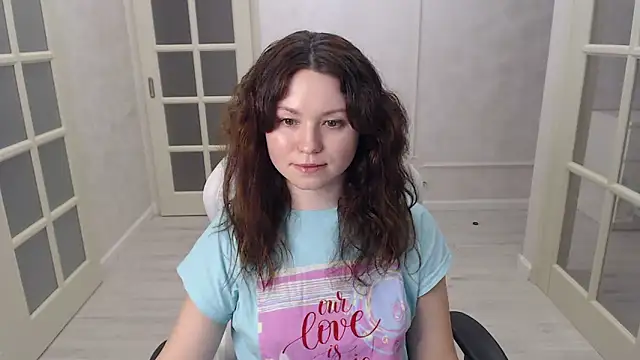 LondonMiley online show from December 21, 8:05 pm