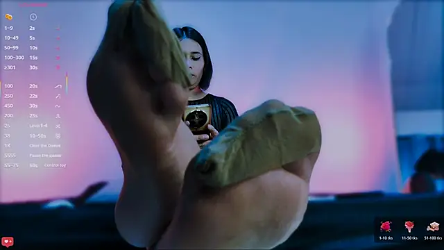 ScarlettRedsins online show from February 12, 1:00 am