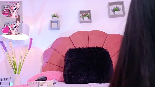 Snapshot of Luna_Blumer chatting on January 13, 7:41 pm Luna Blumer online show from January 13, 7:41 pm