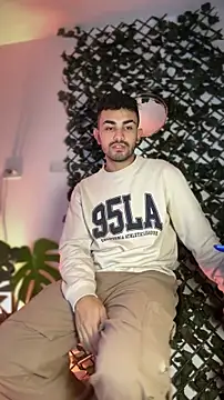 Snapshot of juancho_hairy chatting on March 31, 11:27 pm juancho hairy online show from March 31, 11:27 pm