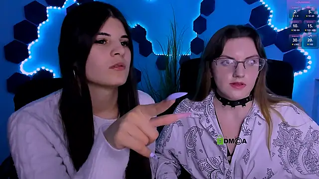 lizzie boom  online show from March 17, 8:12 pm