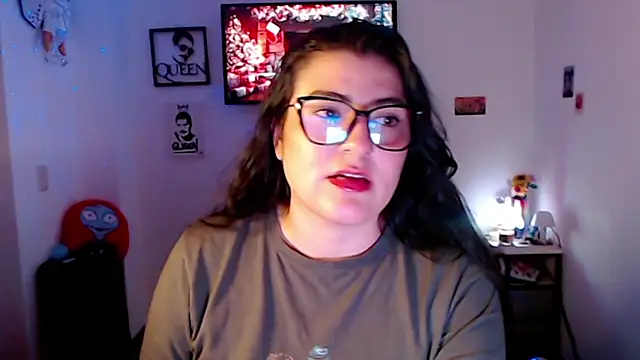 Snapshot of ahrianabluff chatting on December 19, 3:02 am ahrianabluff online show from December 19, 3:02 am