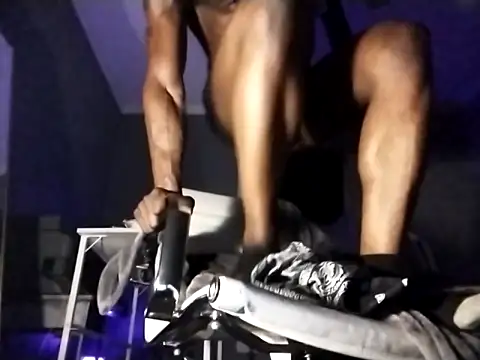 Cantgetenough0069 online show from March 4, 2:39 am