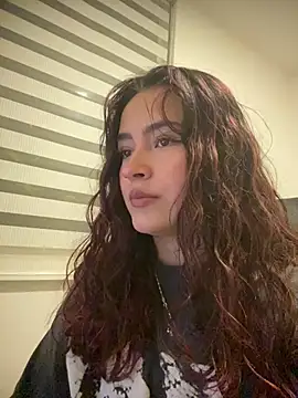 Snapshot of AnneRosse chatting on January 18, 1:53 am AnneRosse online show from January 18, 1:53 am