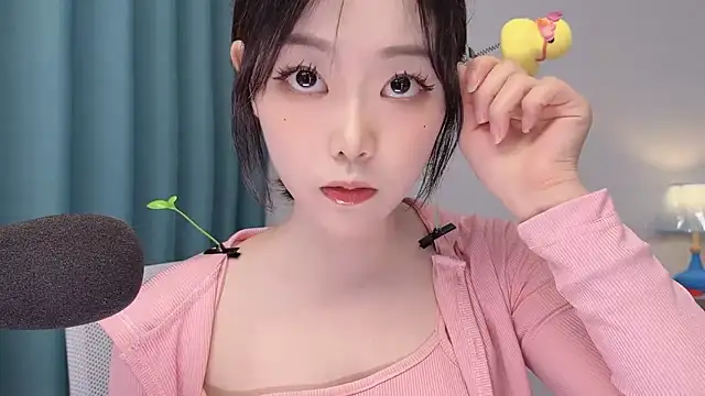 smalldaisy online show from May 4, 2:29 am