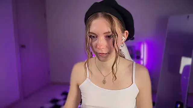 KellySunn online show from March 31, 8:15 am