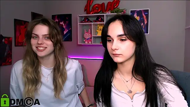 Snapshot of naya_may chatting on March 8, 10:19 am naya may online show from March 8, 10:19 am