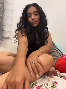 Snapshot of ateneacute chatting on April 5, 6:43 am ateneacute online show from April 5, 6:43 am