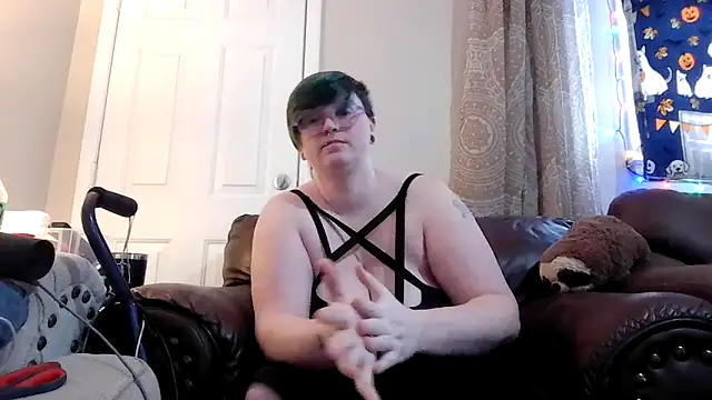 Snapshot of Pupghostt chatting on February 24, 4:05 pm Pupghostt online show from February 24, 4:05 pm