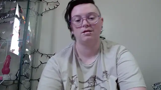 Snapshot of Pupghostt chatting on April 2, 1:20 pm Pupghostt online show from April 2, 1:20 pm