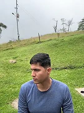 ericlee12 online show from December 19, 4:25 pm