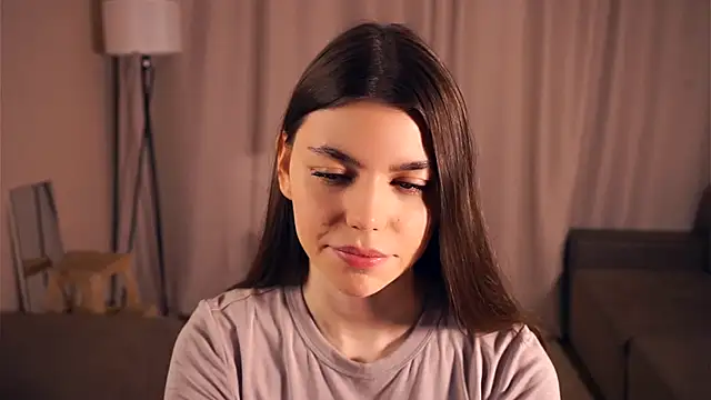 Snapshot of NeidaGowing chatting on January 8, 7:10 am NeidaGowing online show from January 8, 7:10 am