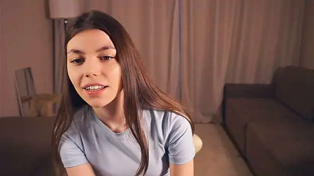 Snapshot of NeidaGowing chatting on January 9, 7:11 am NeidaGowing online show from January 9, 7:11 am