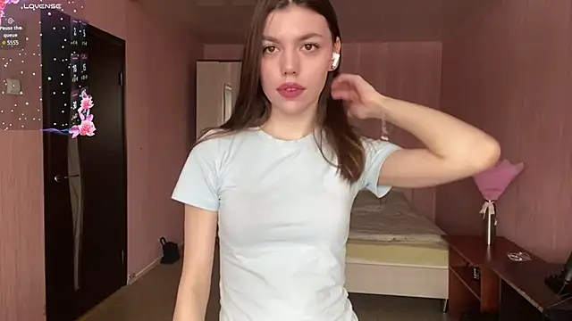 Snapshot of NeidaGowing chatting on March 8, 7:45 am NeidaGowing online show from March 8, 7:45 am