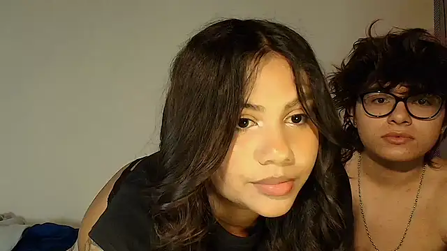 Snapshot of DaViruzz chatting on February 7, 11:19 pm DaViruzz online show from February 7, 11:19 pm