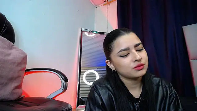 Emilyy05  online show from February 28, 3:29 am