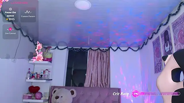 Snapshot of violett_brown9 chatting on February 14, 3:36 am violett brown9 online show from February 14, 3:36 am