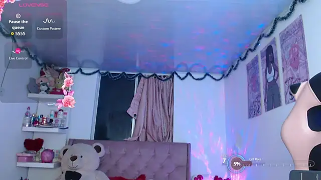 Snapshot of violett_brown9 chatting on February 25, 3:38 am violett brown9 online show from February 25, 3:38 am