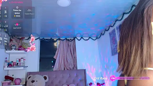 Snapshot of violett_brown9 chatting on February 27, 4:12 am violett brown9 online show from February 27, 4:12 am