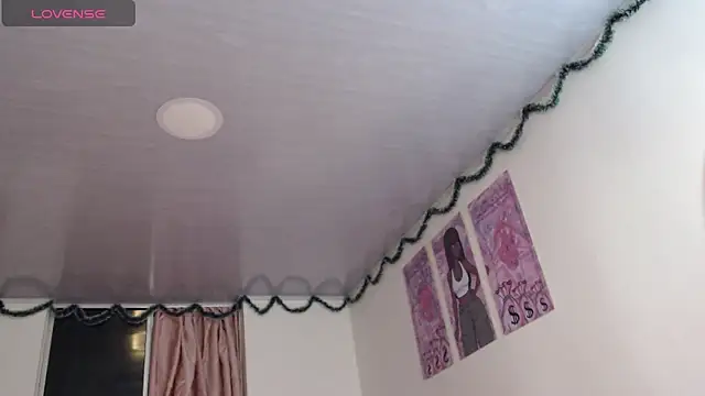 Snapshot of violett_brown9 chatting on April 7, 4:02 am violett brown9 online show from April 7, 4:02 am