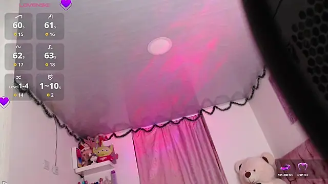 Snapshot of violett_brown9 chatting on June 25, 7:02 am violett brown9 online show from June 25, 7:02 am