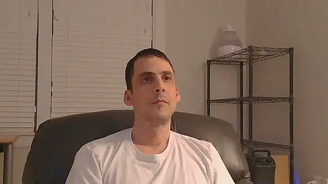 Snapshot of SissyJosh chatting on February 8, 4:27 am SissyJosh online show from February 8, 4:27 am