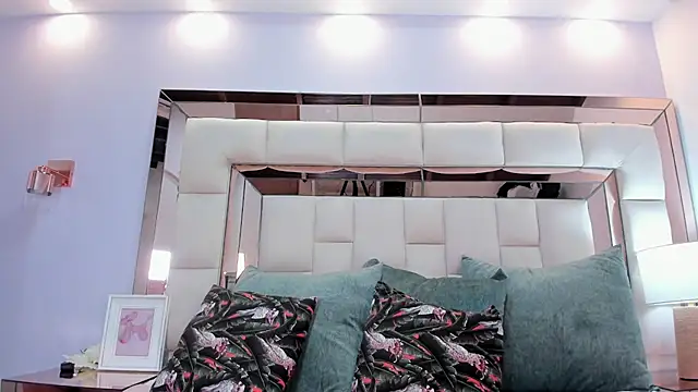 salomelara online show from February 11, 12:10 pm