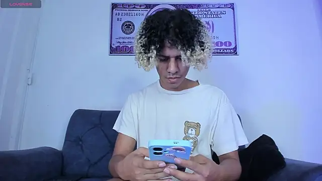 Victor LatinBoy online show from May 4, 12:12 pm