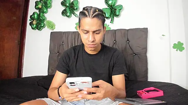 Victor LatinBoy online show from May 8, 3:01 am