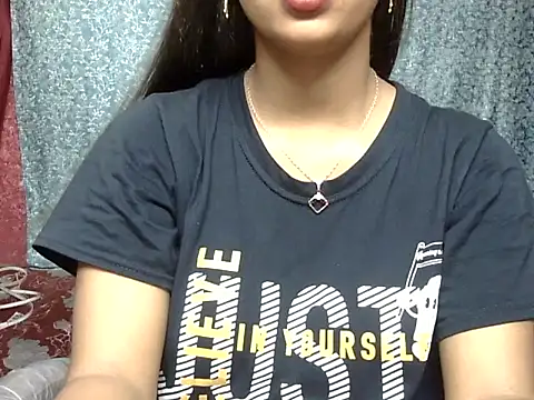 cute Dirty Diva online show from May 2, 2:33 pm