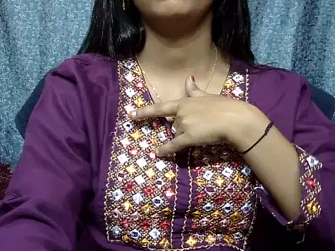 cute Dirty Diva online show from May 7, 4:12 pm